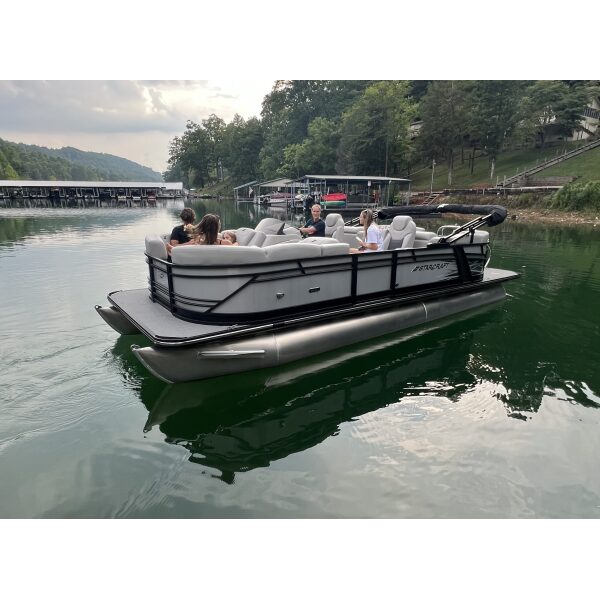 StarCraft Tritoon with 150 HP engine